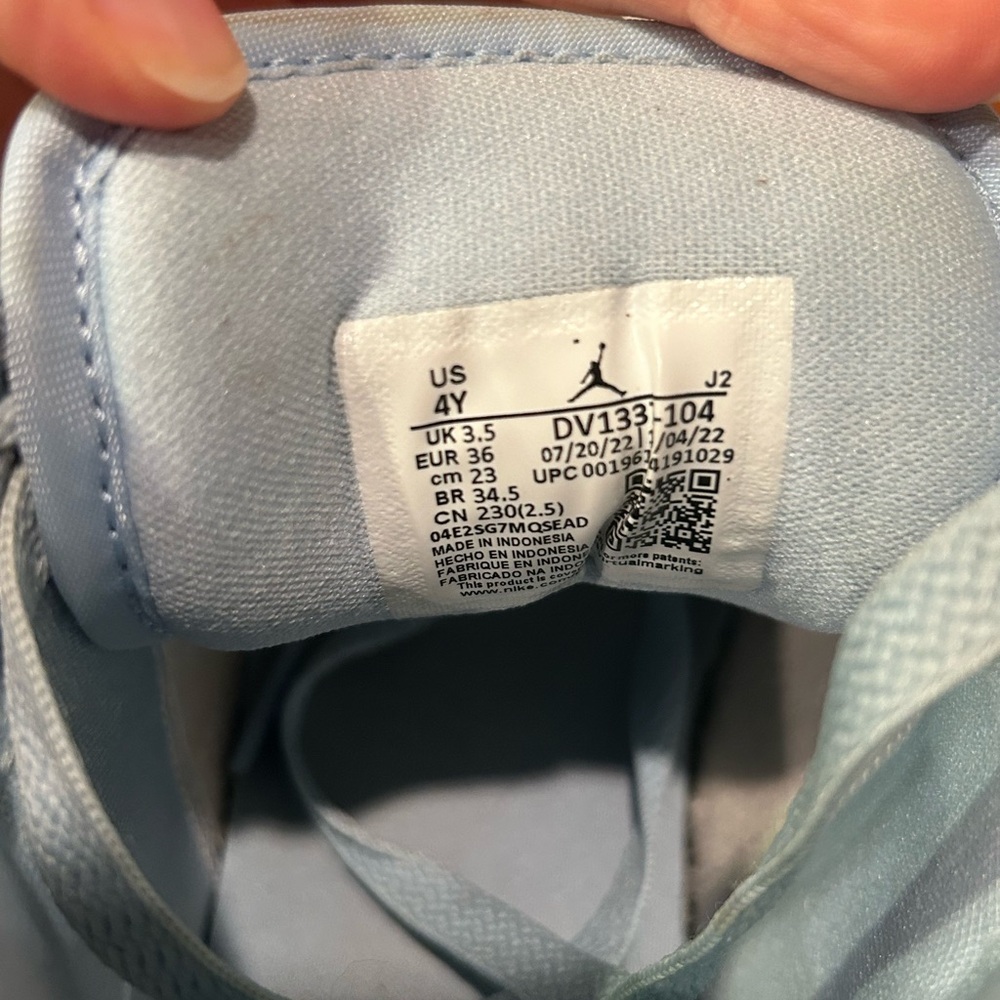 Air Jordan 1 Mid Kids Sneakers 4Y Blue White Youth Nike Basketball Shoes - Picture 8 of 9